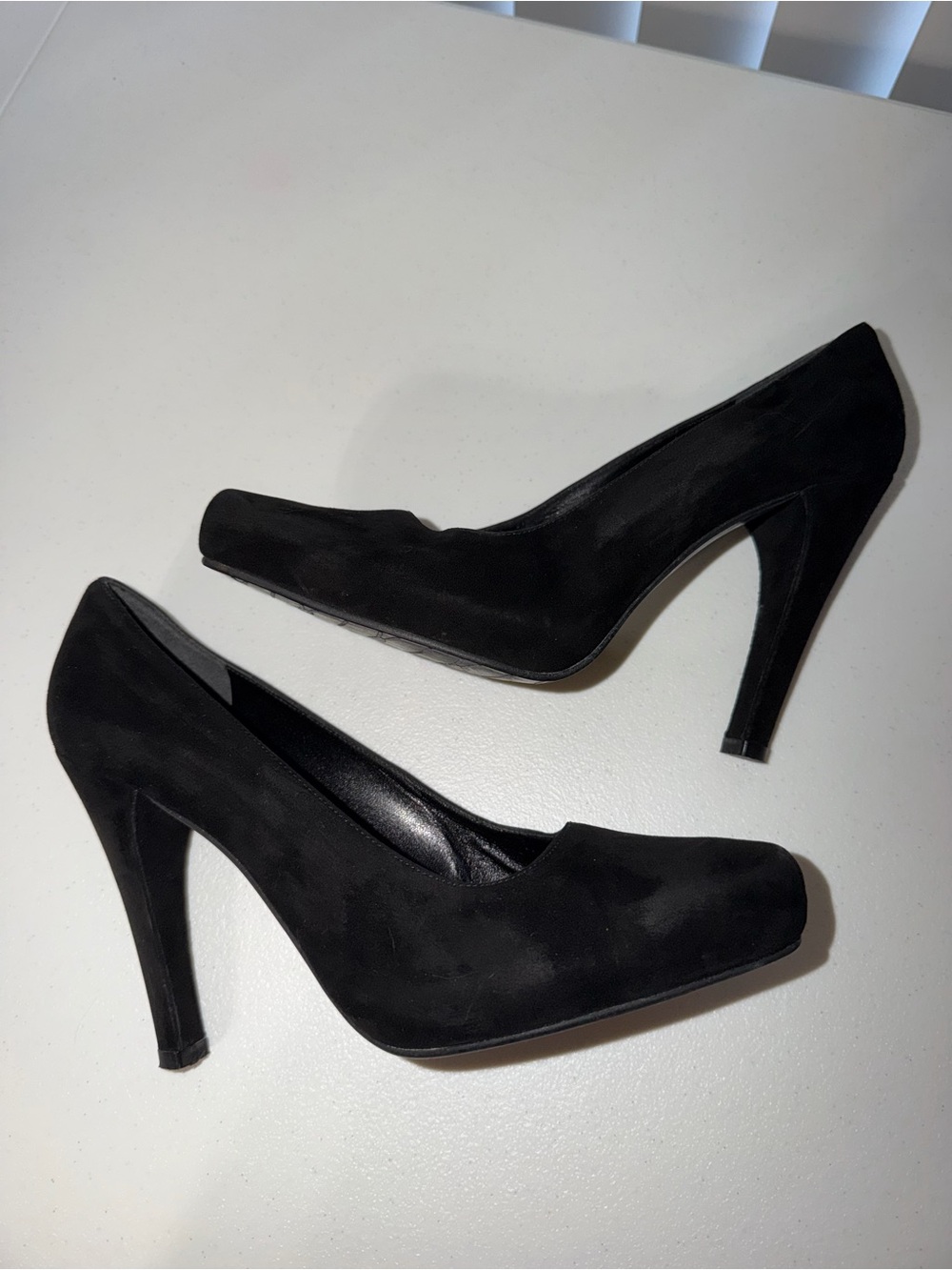 Stuart Weitzman black box toe suede heels size 8